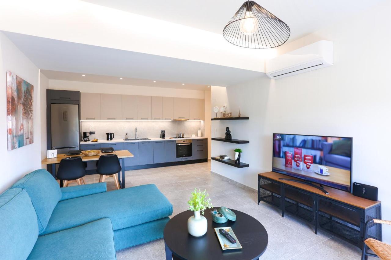 Dione Seaside Apartment Hersonissos (Crete)